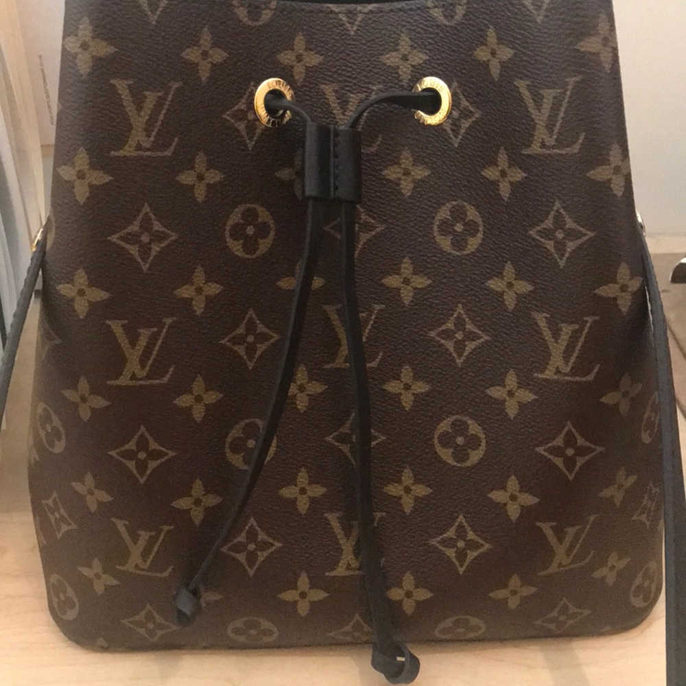 Louis Vuitton crossbody neonoe